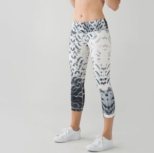 Lululemon Wunder Under Crop II *Full-on Luon